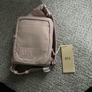 Sport sling in atlas pink, never used, tags still on